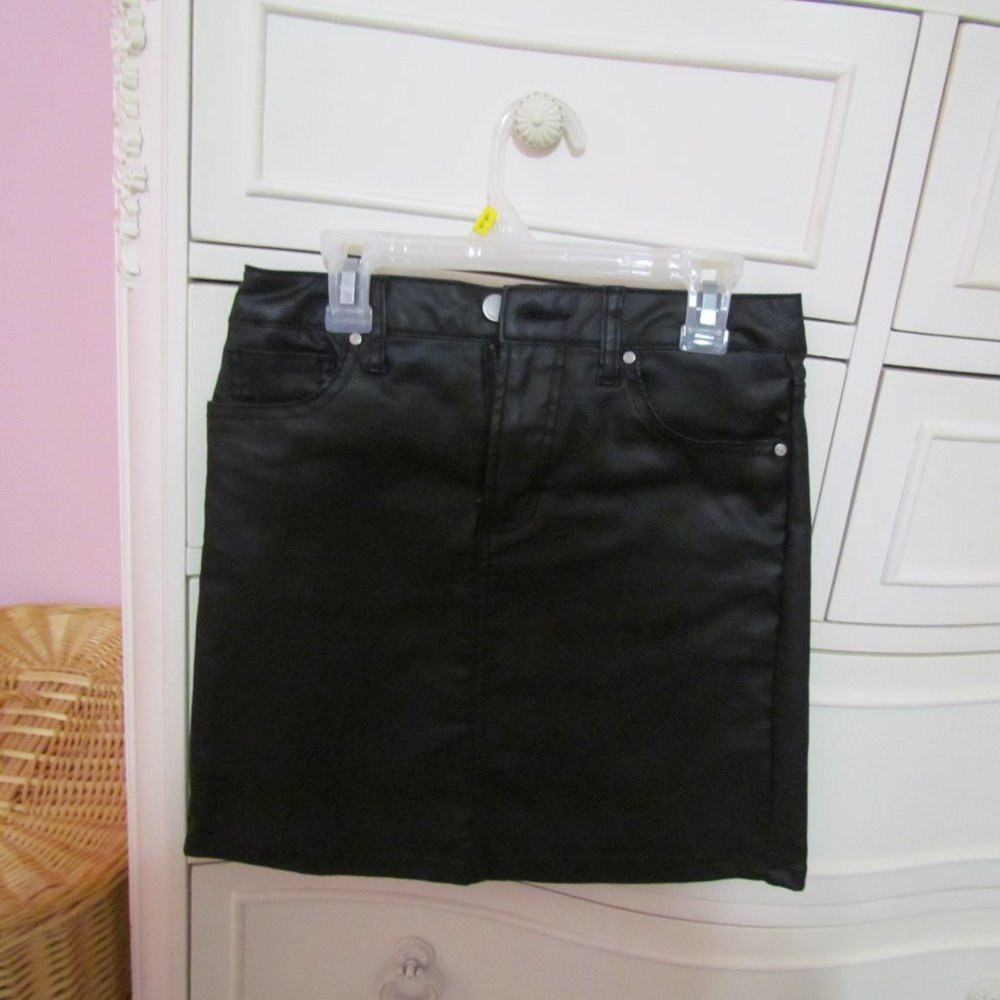 Versona Leather Skirt